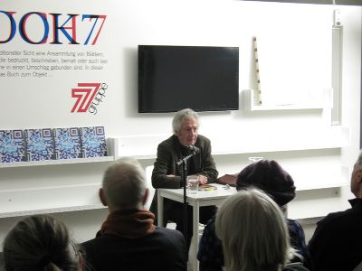 Alfred Komarek bei der Lesung in der Landesbibliothek