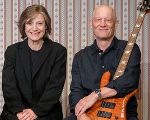 Marion Mitterhammer und Willi Langer (E-Bass)