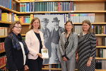 Susanne Eichtinger, Landesrätin Barbara Eibinger-Miedl, Angelika Irgens-Defregger und Bibliotheksleiterin Katharina Kocher-Lichem