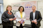 Direktorin Katharina Kocher-Lichem, LAbg. Sandra Holasek und Kurator Markus Kostajnsek (v.l.) © Land Steiermark/Robert Frankl; Verwendung bei Quellenangabe honorarfrei